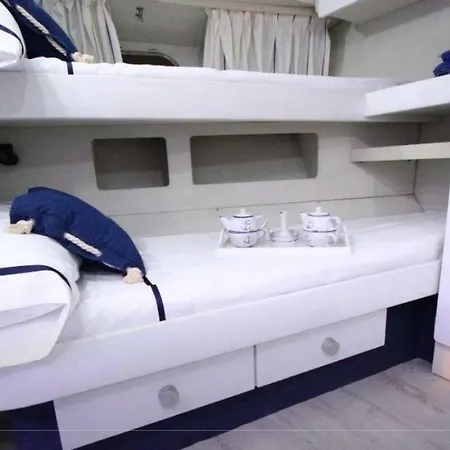 Yacht * Boiro