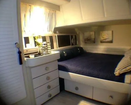Yacht Botel